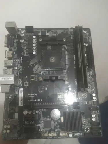 Placa mãe a320g + memória RAM ddr4 8gb 2×4