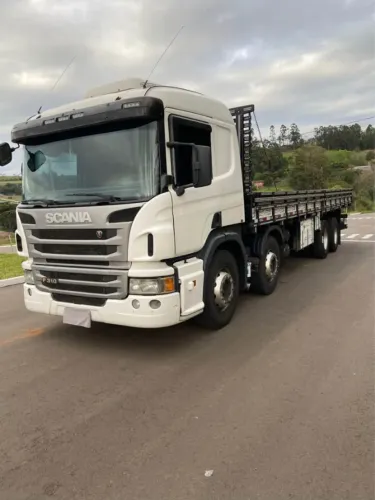 Scania P310 8x2 carroceria 2013