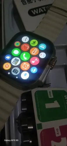 2 Smartwatch 1 nova e 1 semi nova 