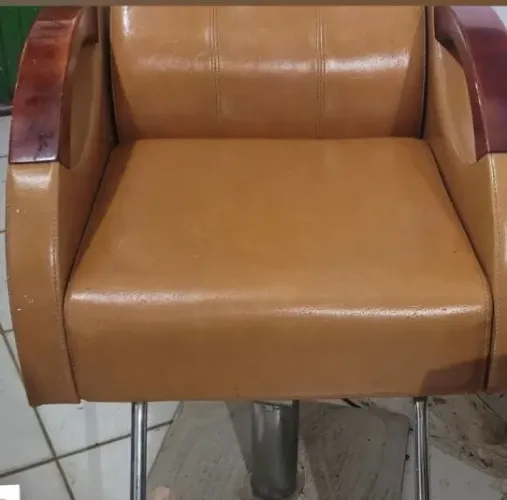 Cadeira de barbeiro ou estética semi-nova