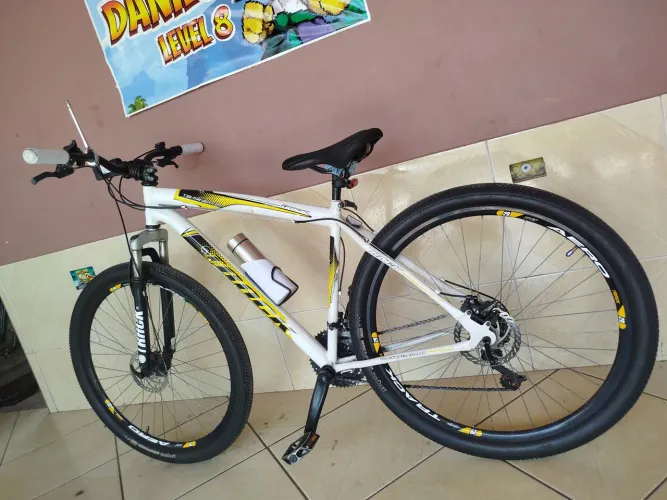 Vendo bicicleta aro 29 em estado de nova bastante conservada