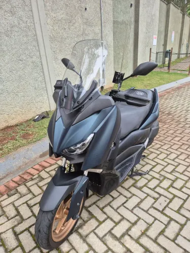 Yamaha XMAX 250 ABS 2023 câmbio CVT revisado.