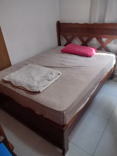 Cama casal madeira maciça + colchão Ortobom master superpocket 