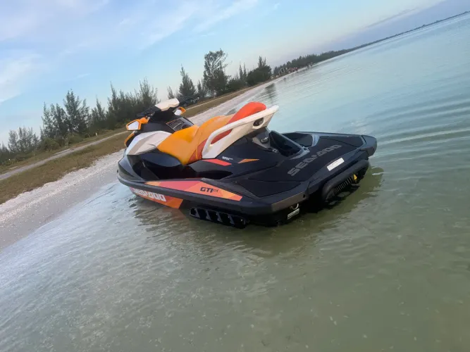 Jetski sea doo gti 130se