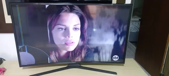 Smart TV Samsung 40" UN40KU6300 Curva - Com Defeito / Para Peças ou Conserto