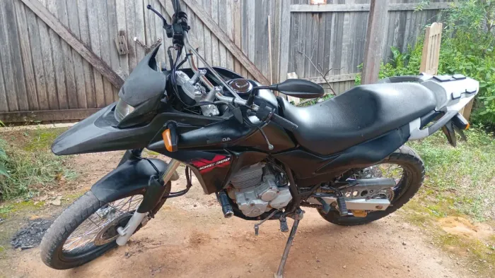 Vendo uma XRE 300