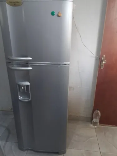 Vendo geladeira Eletrolux fosfri