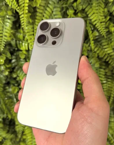 Iphone 15 pro natural 256gb 06 meses de garantia 