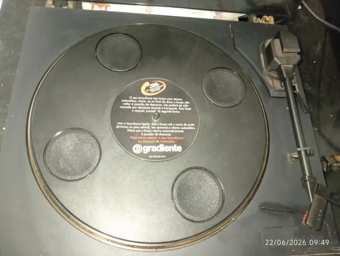 Toca disco gradiente ótimo estado com agulha 