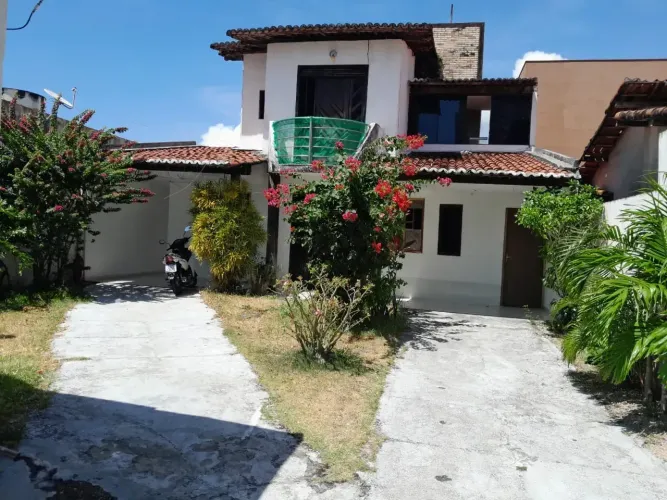 Oferta!! Casa tipo Condomínio com 6 Apartamentos Mobiliados + 2 lojas comerciais em Cidade