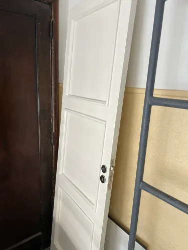 Porta Madeira Maciça Laqueada