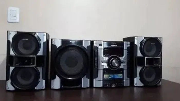 40Vendo som sony gr 44, gaveta 3 CDs mp3, USB. Reliquia