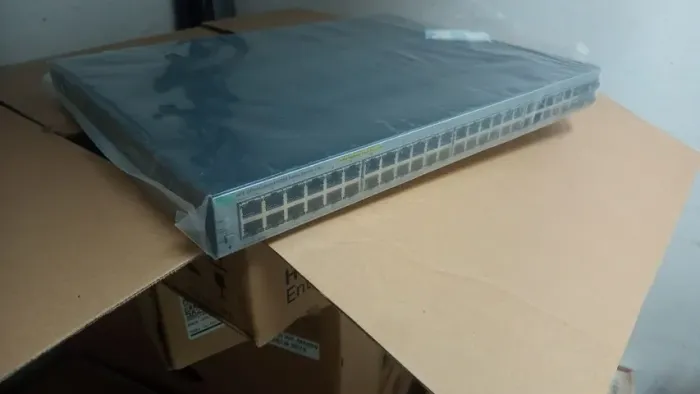 Switch Hewlett Packard Enterprise JL386A 1920S 48G PoE+ 4 SFP 13GB/s