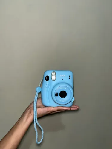 Câmera Instax Mini 11 + Capa original | Estado de Nova