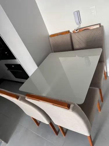 Mesa de Jantar 90x90 cm com 4 Cadeiras - Novíssima!