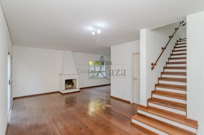 Casa em Condomínio - Alto de Pinheiros - 3 Dormitórios - 175m².