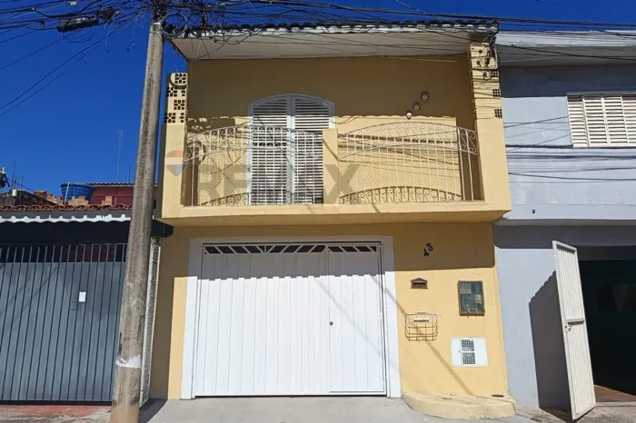 Casa com 3 dormitórios na Vila Garcia