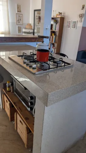 Bancada de Granito Branco Siena - Ilha para Cooktop - Impecável