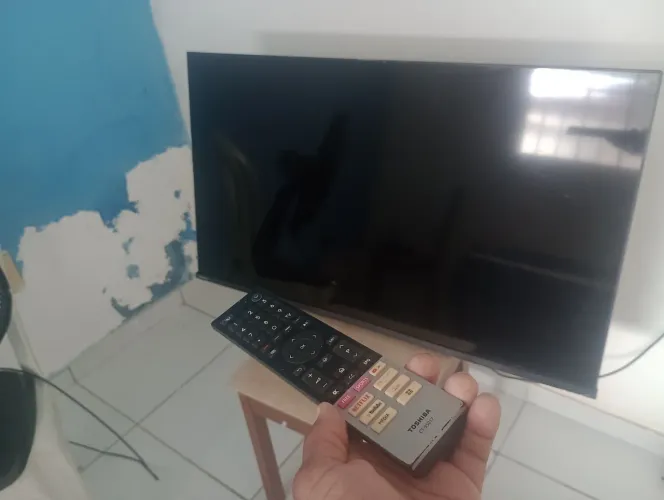 TV TOSHIBA 43 POLEGADAS (VENDER LOGO) SMART