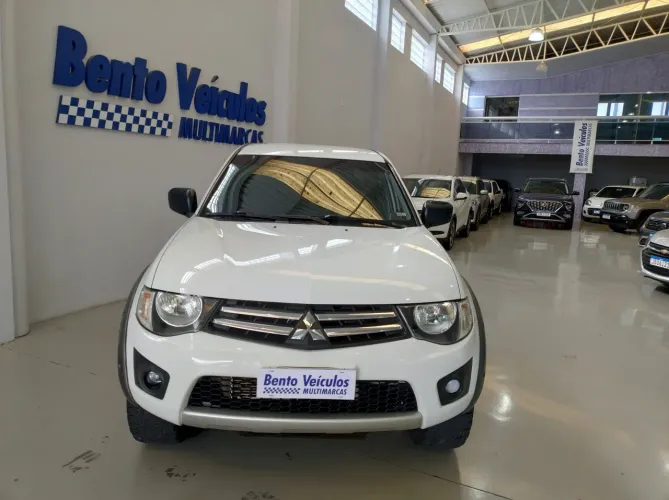 Mitsubishi L200 Triton GLS 3.2 CD TB Int.diesel MEC 2013