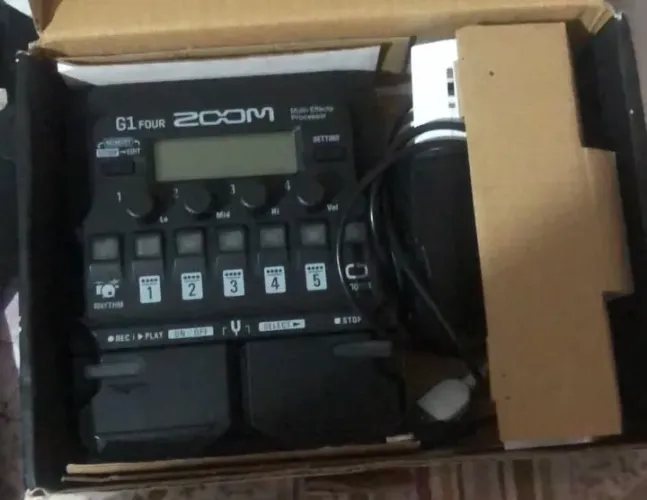 PEDALEIRA ZOOM G1 FOUR