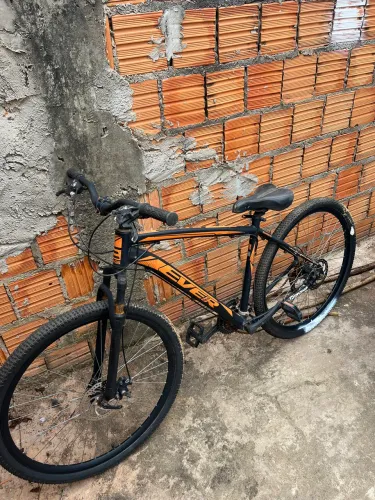 Vendo duas bicicletas, obs: precisa de conserto