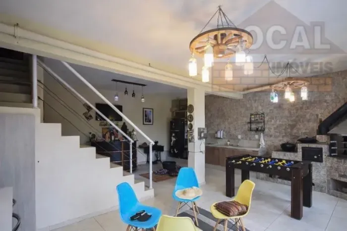 Casa de Luxo à Venda em Taboão da Serra-SP, Parque Monte Alegre: 4 Quartos, 4 Suítes, 2 Sa