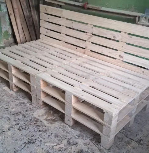 Sofá pinus pallet sob medida 