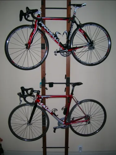 Rack de Madeira para duas Bikes.