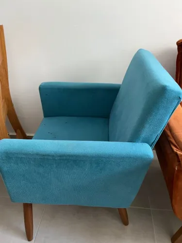 Par de poltronas pés palitos