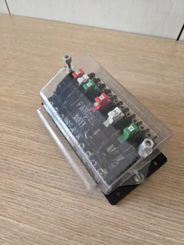 Chave de aferição sobrepor 600V 20A