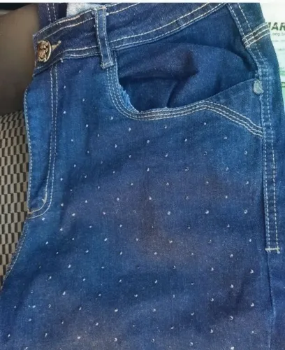 Calça Jeans bordada