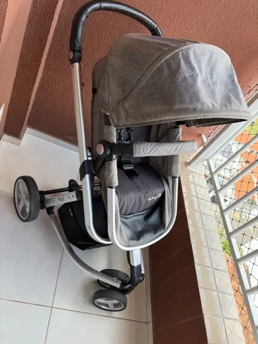 Carrinho Moisés + bebê conforto com suporte