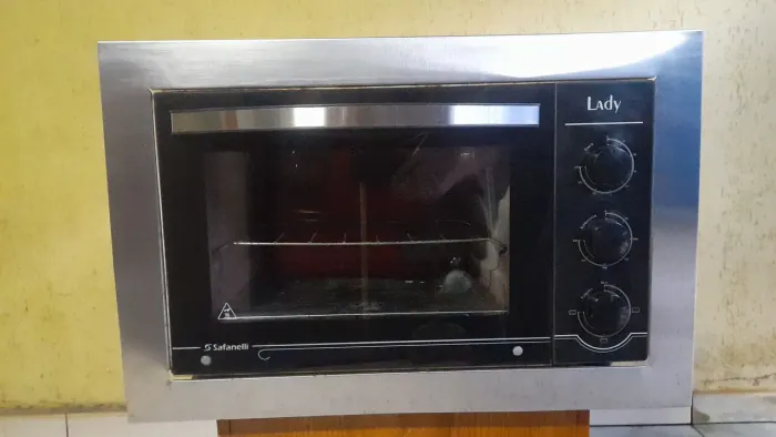 Forno Elétrico de Embutir 45 Litros Safanelli em perfeito estado Barato!