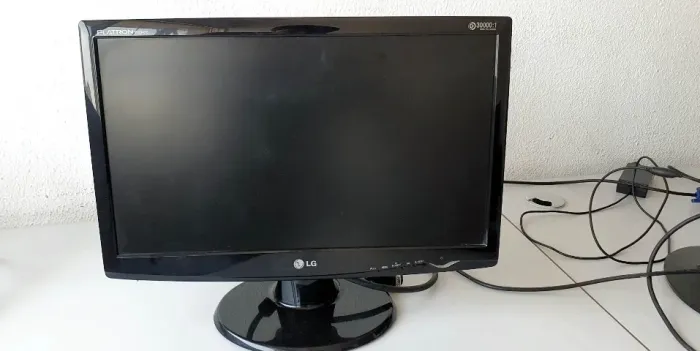 Monitor LG Flatron W2043S (sem cabo USB)