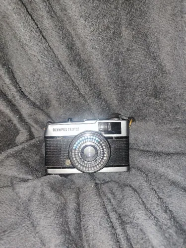 Câmera analógica Olympus Trip 35