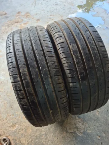 Par de pneus 205/50/17 Pirelli Zeros 