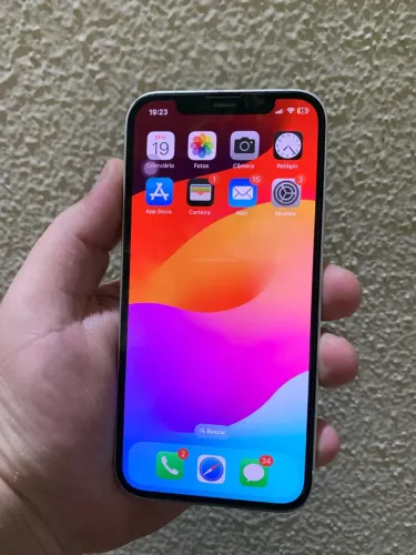Vendo iPhone 12 todo original