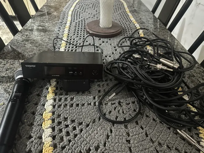 Vendo Sistema De Microfone Com Transmissor Shure SLXD24/B58