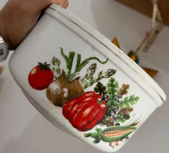 Pote em porcelana 