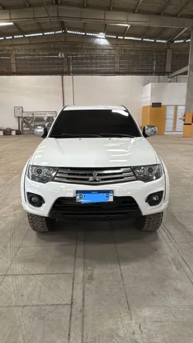 Mitsubishi L200 Triton HPE 3.2 CD TB Int.diesel AUT 2015