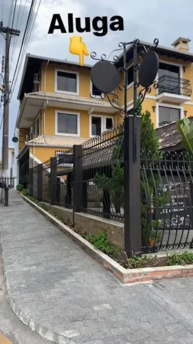Apartamento para aluguel tem 100 metros quadrados com 2 quartos