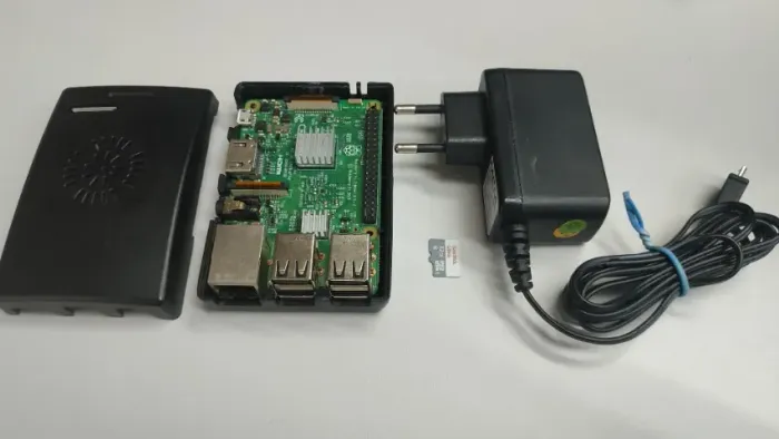 Kit Raspberry Pi3 Model B + Cartão 32GB Ultra | Semi Novo