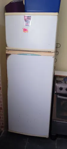 Geladeira Consul Duplex Sem GásMotor Funcionando (Precisa de Gás) - Ótima para Conserto