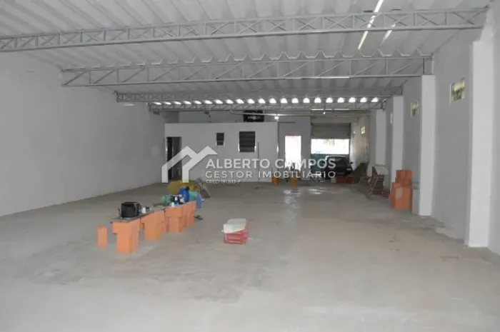 Galpão oportunidade para fomentar seu negocio, acesso para o metrô.