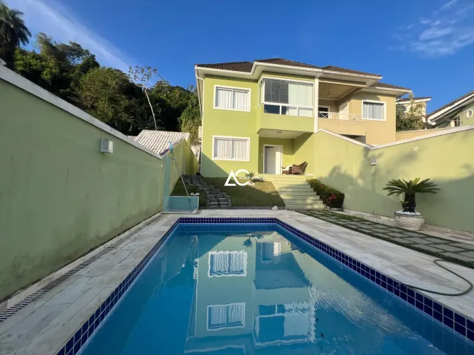 Casa de luxo em condomínio no Anil, Rio de Janeiro-RJ: 3 quartos, 1 suíte, 2 salas, 4 banh