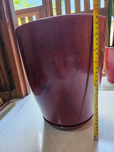 Vaso vermelho com prato