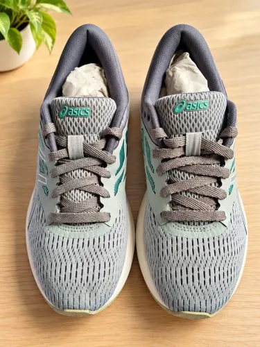Tenis Asics Gel-flux 5 na cor Cinza Com Detalhes Verde tam: 39