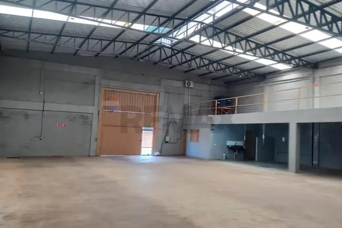 Locação GALPÃO 525mts no Bairro Jóquei Clube - Ribeirão Preto/SP