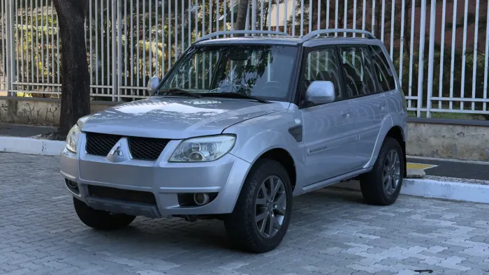 Mitsubishi Pajero TR4 2.0 Flex 16V 4X2 Aut. 2013